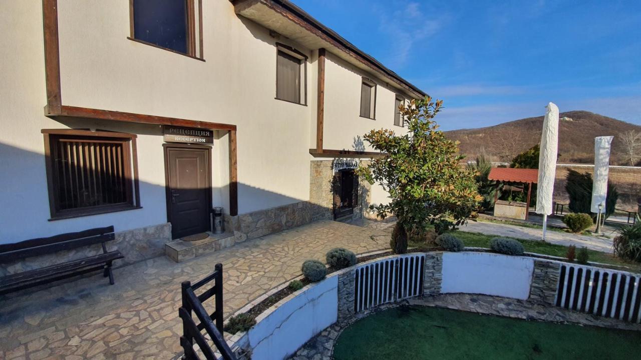 Семеен Хотел-Ресторант Етно Чакала Sevlievo Exterior photo